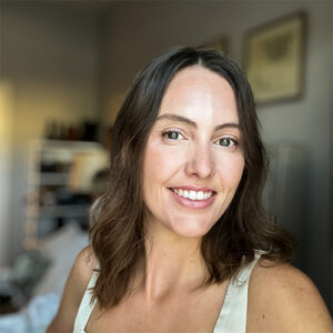 Holly Jones Headshot